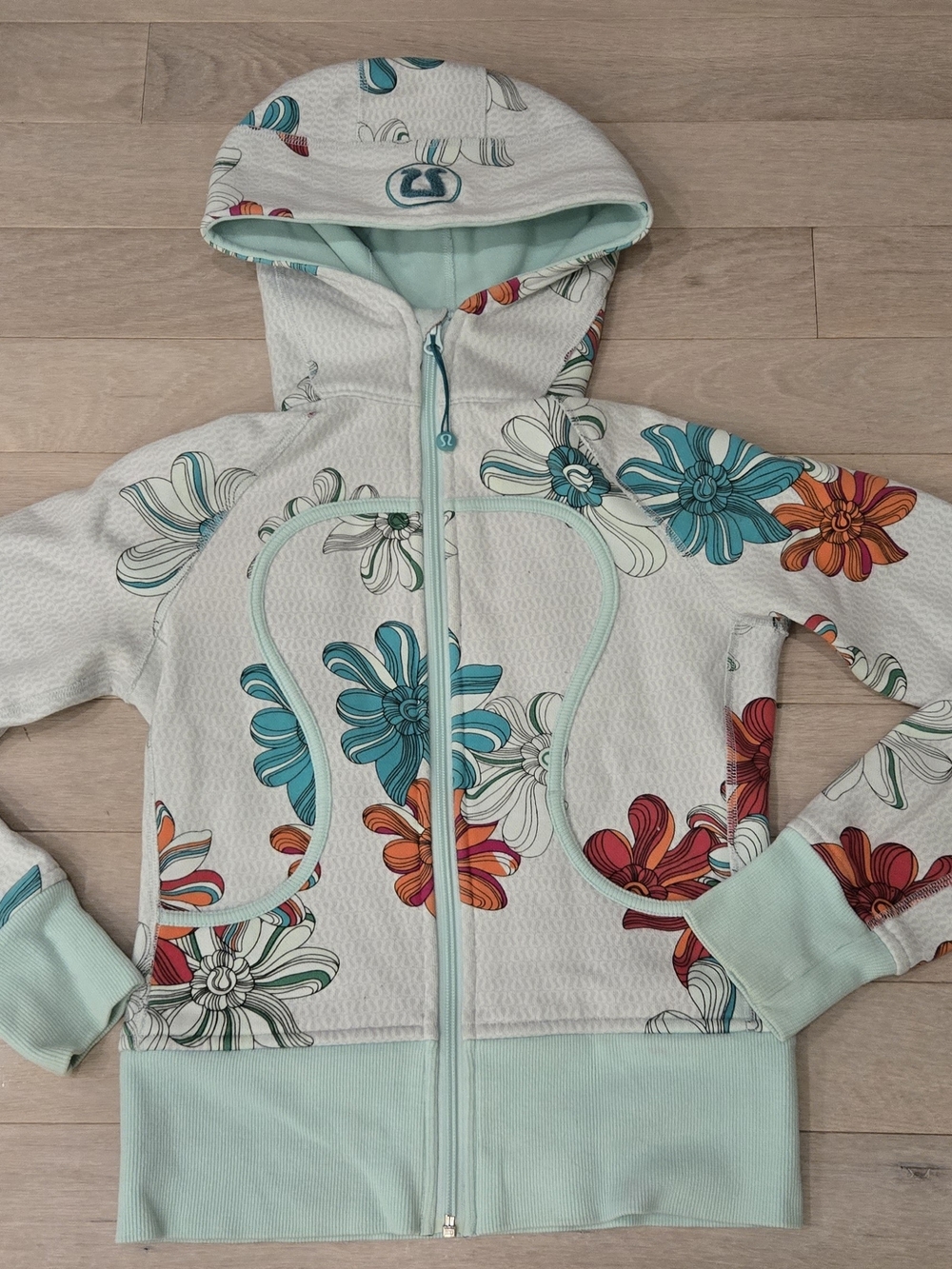 ✨️VINTAGE ORIGINAL Lululemon. Floral Zip Scuba Hoodie. ✨️ Make An Offer ✨️